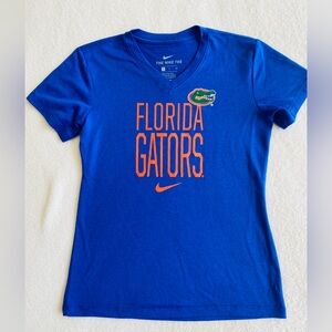 Nike, girls UF Gators V-neck T-shirt, size small🧡💙